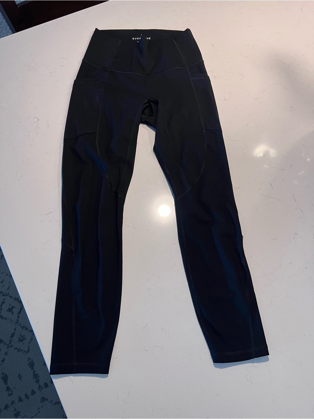 Everlane The Perform Pocket Black
Legging High Rise size S
